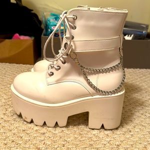 Women’s grunge shoes